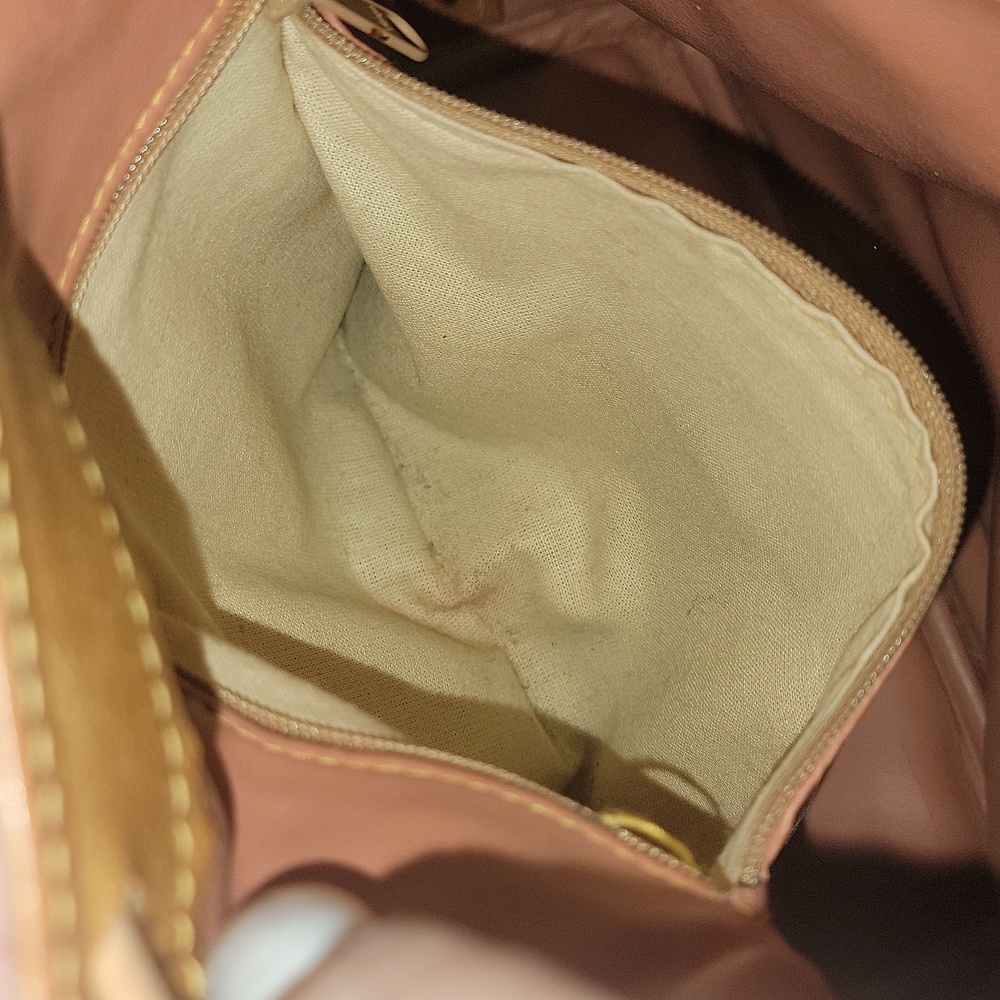 Authentic Alviero bucket bag - Picture 9 of 10